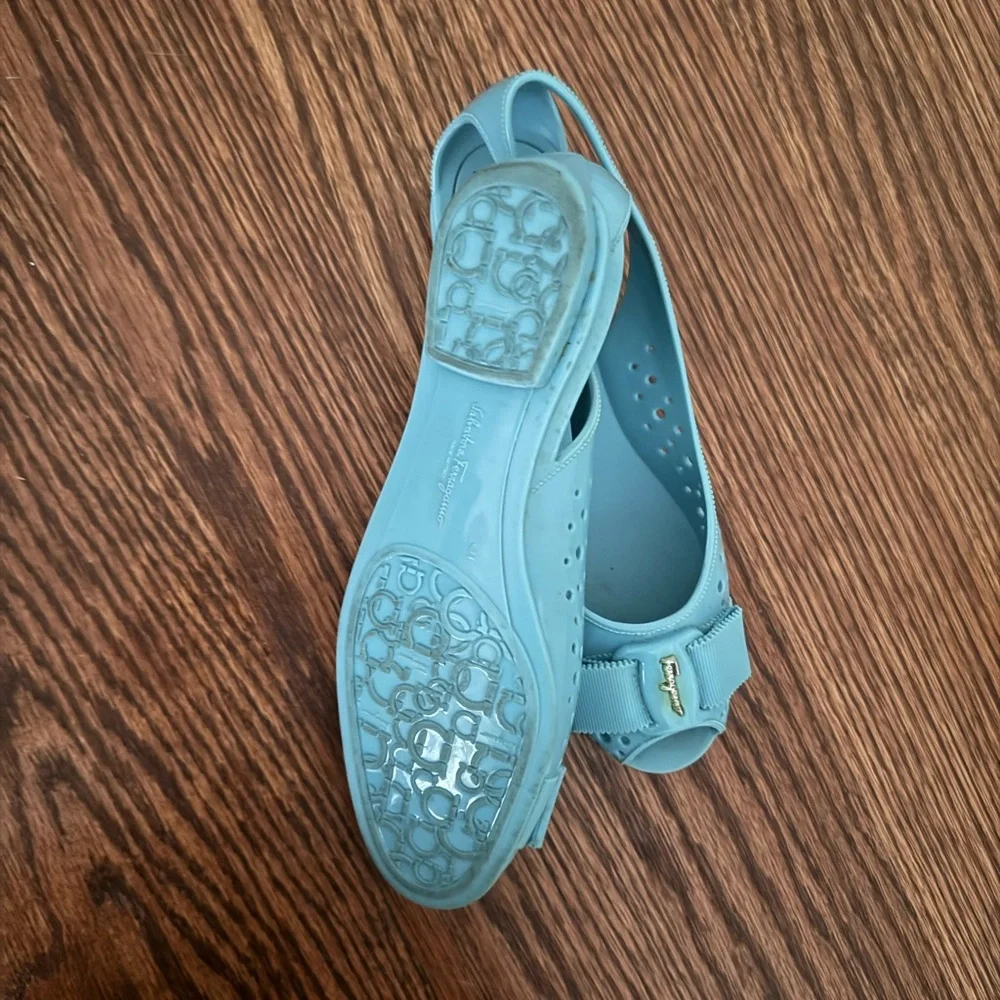 Salvatore Ferragamo jelly shoes - size 5